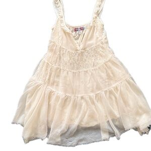 Cream Lace Tiered Dress Urban Outfitters Size XS